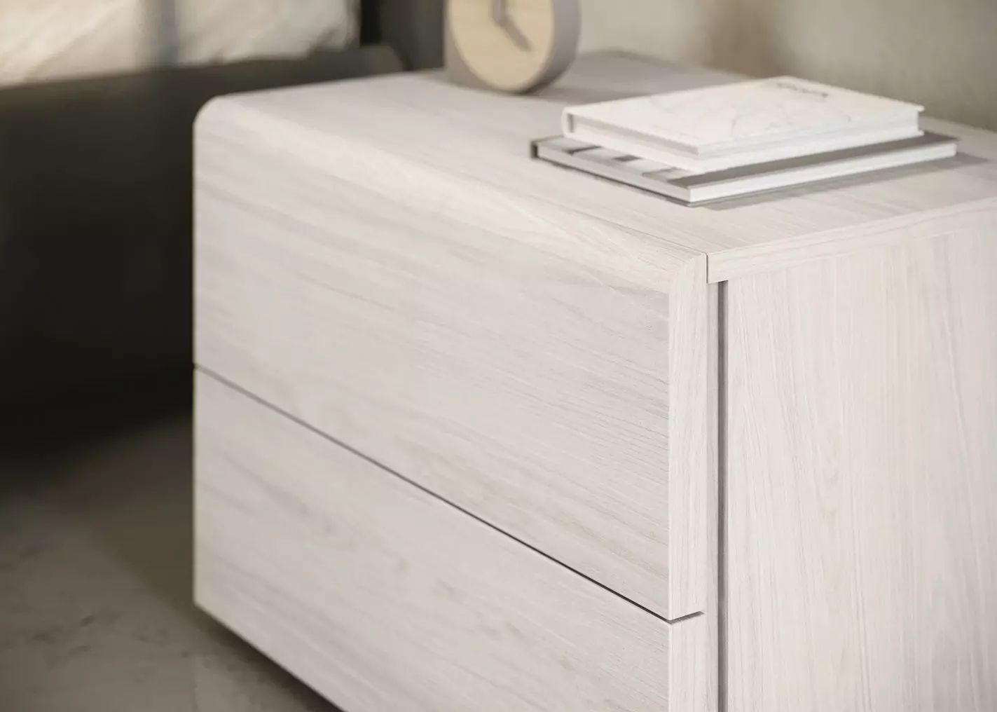 comò con maniglie a gola bianco