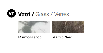 Comodini con top in vetro, finitura Grigio seta e Marmo bianco