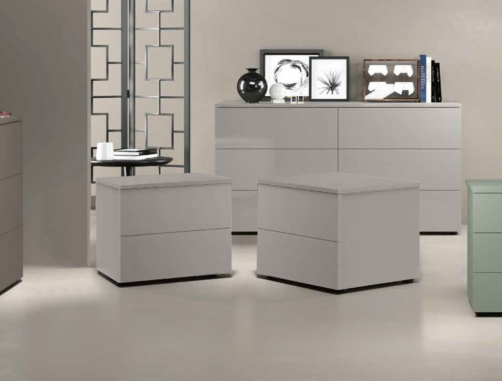 Coppia di comodini moderni a 2 cassetti, finitura Grigio Seta