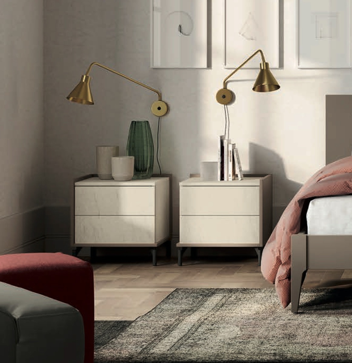 Coppia comodini modeni con piedini, finitura Moka e Vesuv sabbia