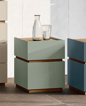 Moderna Coppia comodini stretti in finitura Bianco opaco e Noce moro