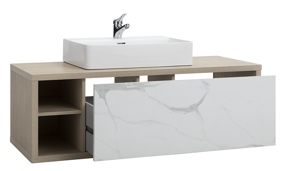 Mobili in Rovere e effetto Marmo bianco da bagno