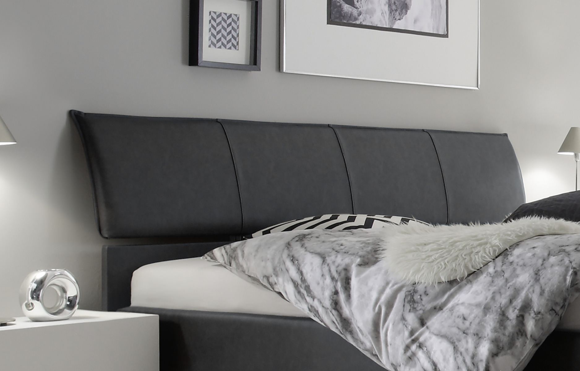 Letto imbottito Titanium in ecopelle antracite