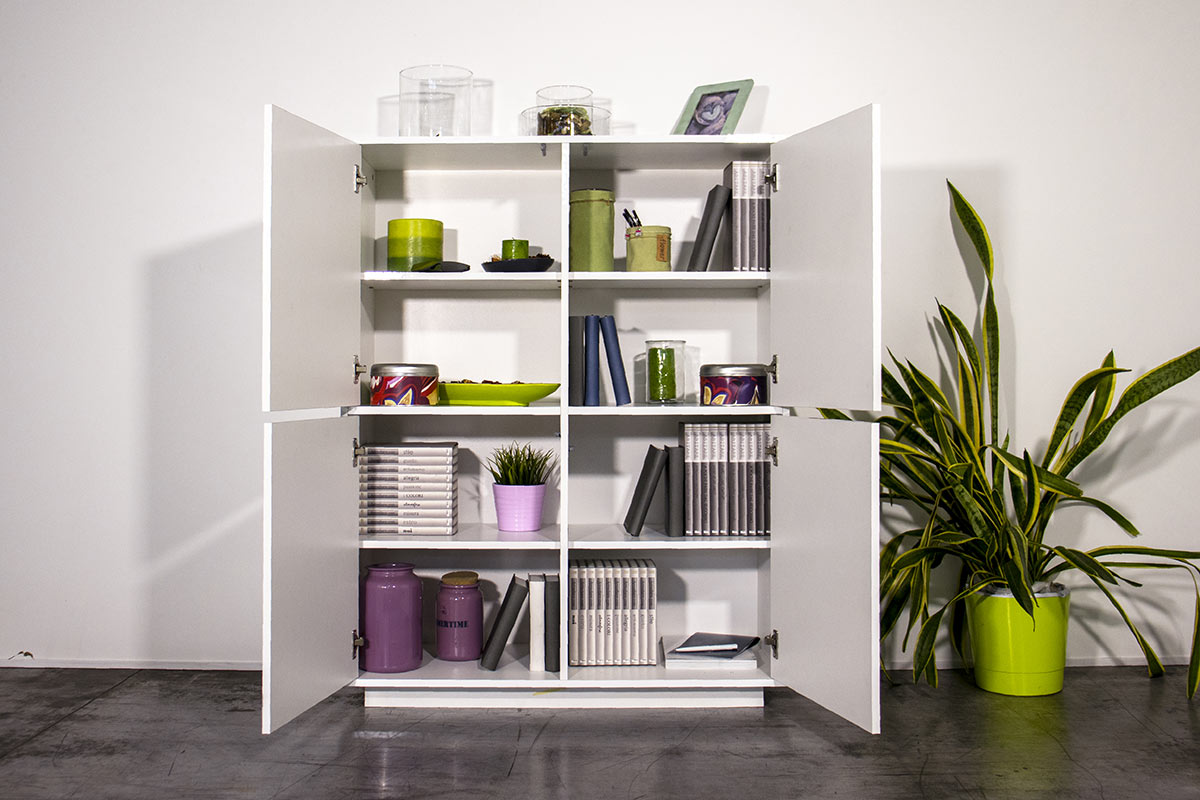 Moderna madia credenza alta di design con quattro ante bianco bianca laccata lucida