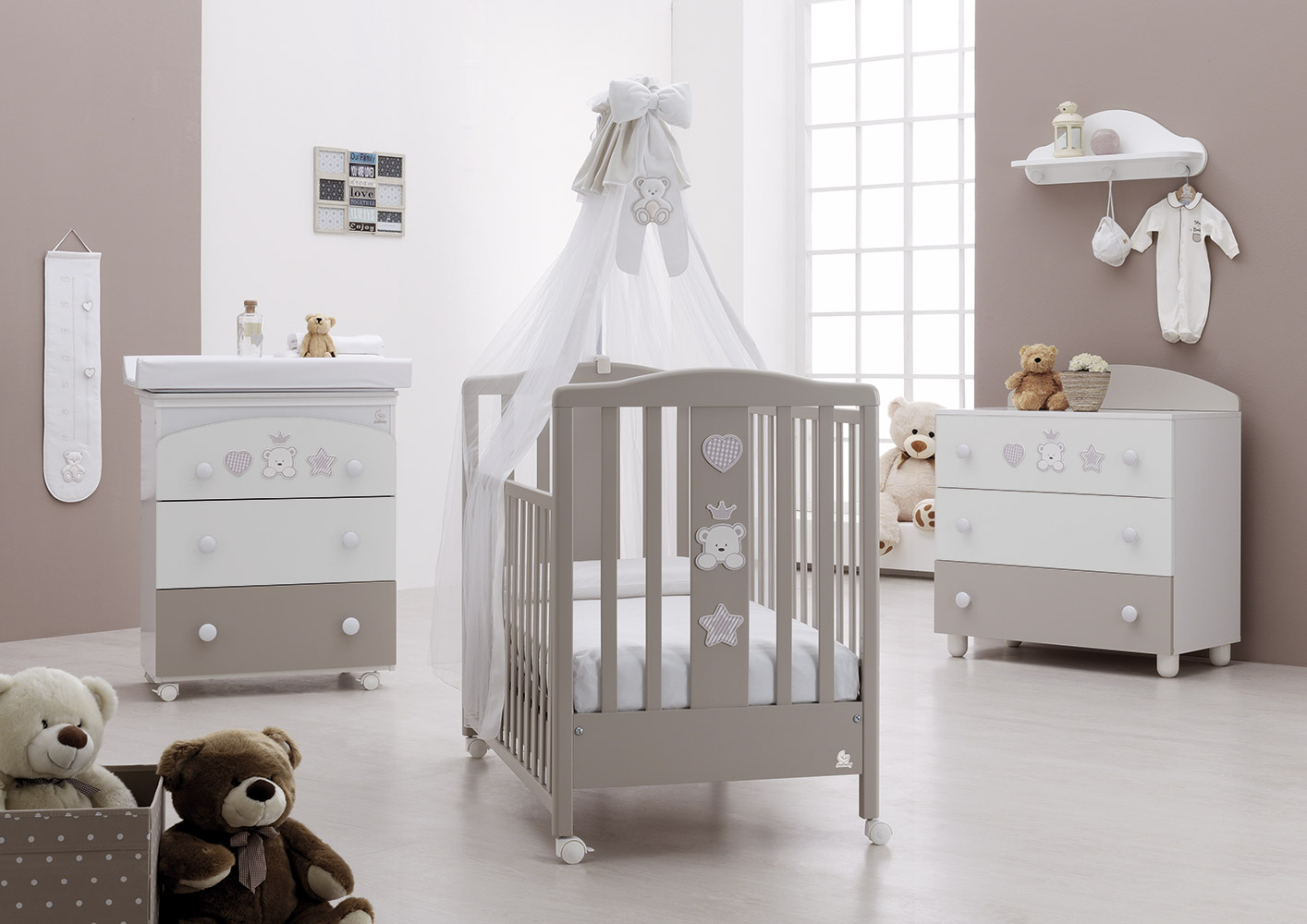Culla moderna Baloo con ruote, finitura Choco con decori