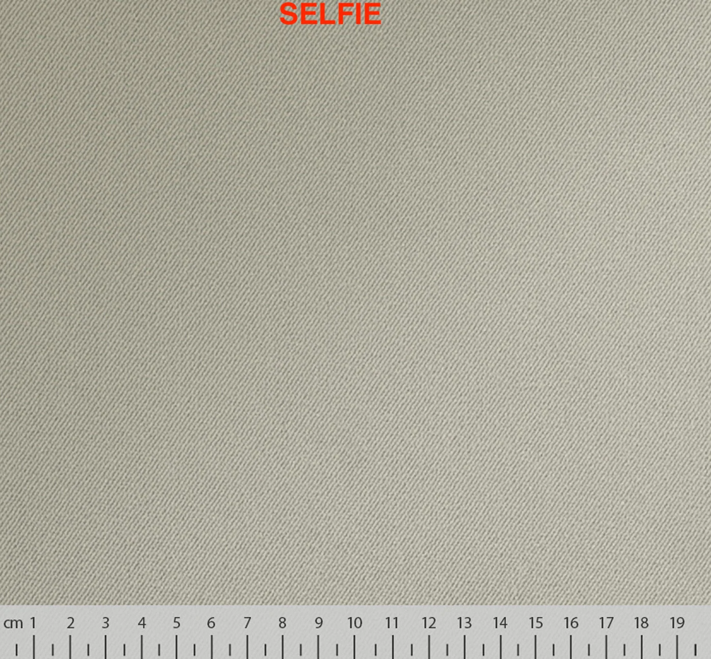 cuscino con cuciture moderno