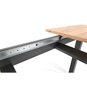 Tavolo Industry allungabile in finitura Rovere nodato con struttura in antracite