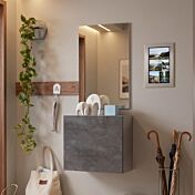 ingresso con cubo e specchio