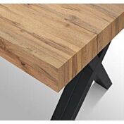 dettagli tavolo rustico