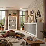 Sala da pranzo bianca lucida e Cemento moderna, con tavolo allungabile, madia e vetrina