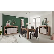 soggiorno con madie e tavolo