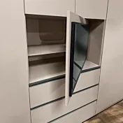 Armadio con tv girevole