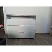 Conveniente  Comò moderno 3 cassetti, finitura Bianco opaco e Beton. Guide ammortizzate