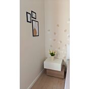 Elegante e moderno Comodino particolare con 2 cassetti  di alta qualità in finitura Frassinato bianco e Olmo