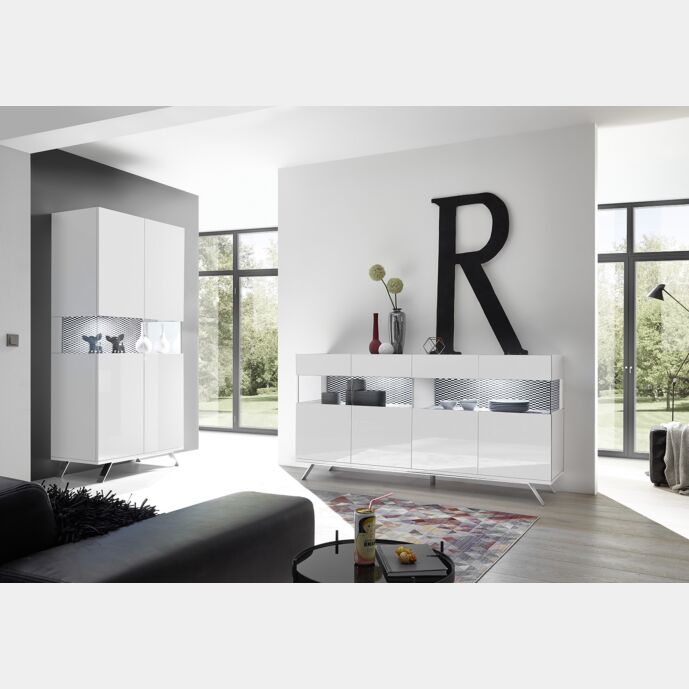Sala composta da Vetrina e Madia in finitura bianco lucido con piedino in ferro e interni bianchi opachi