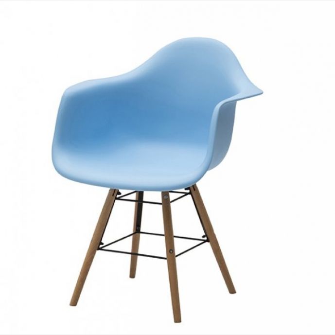 Sedia di Design Azzurro con gambe in Legno, seduta e braccioli in pvc