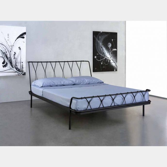 Letto in tubolare di ferro e ferro pieno Rust , color grafite, made in Italy