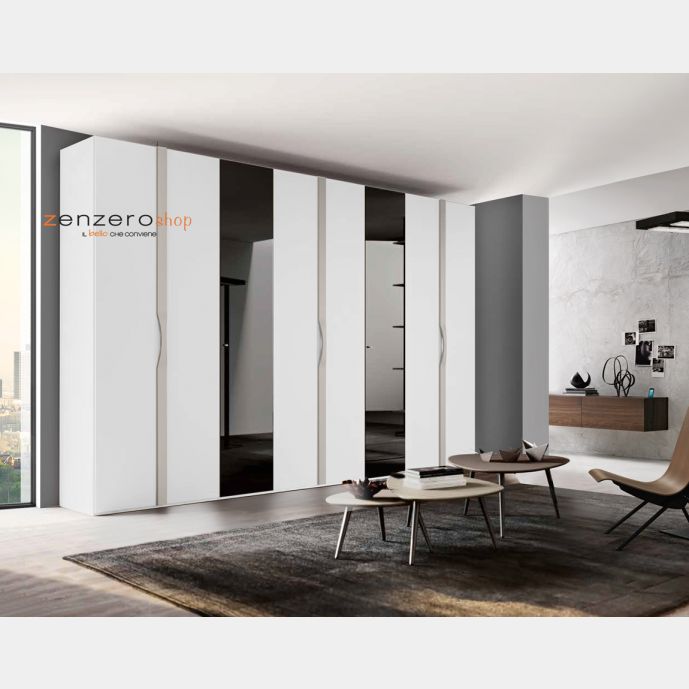 Armadio moderno con 8 ante battenti e 2 ante specchio in finitura Bianco opaco e Grigio seta