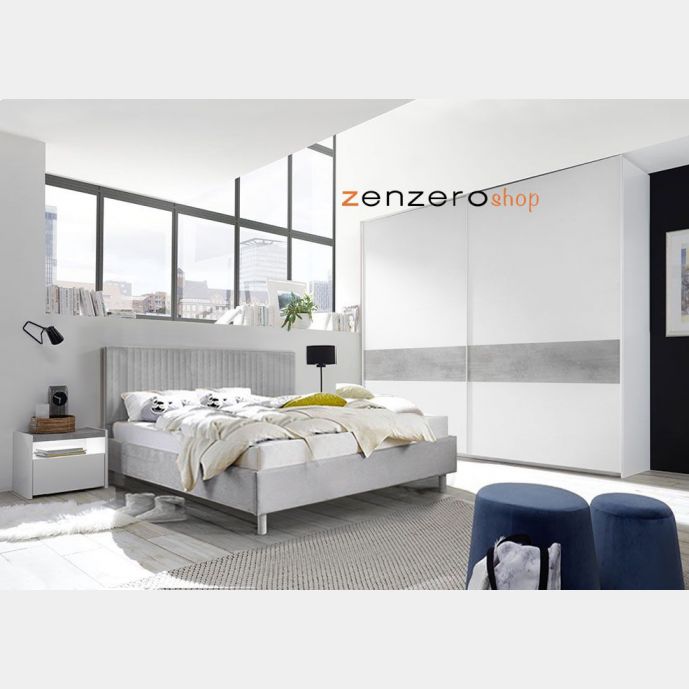 Camera matrimoniale con letto in tessuto grigio, comodini bianchi opachi e  armadio con fascia beton H.248