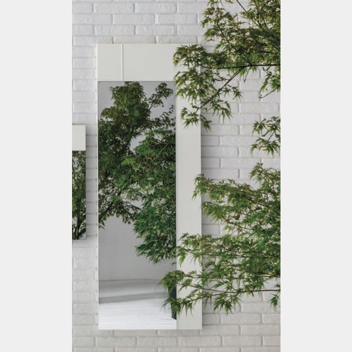 Specchiera da muro con cornice, finitura bianco gesso opaco