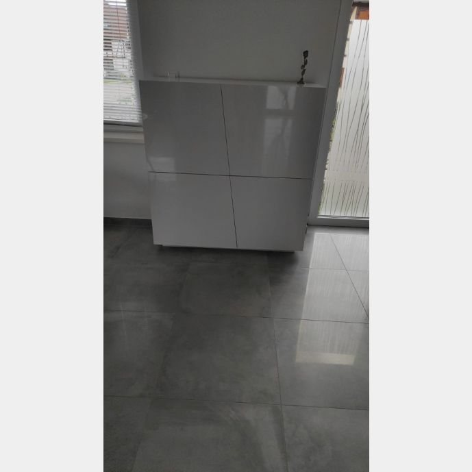 Pratica Madia credenza alta 4 ante bianco lucido