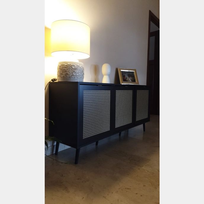 Credenza  Madia moderna Arendal con 3 ante in finitura Nero opaco con dettagli Oro