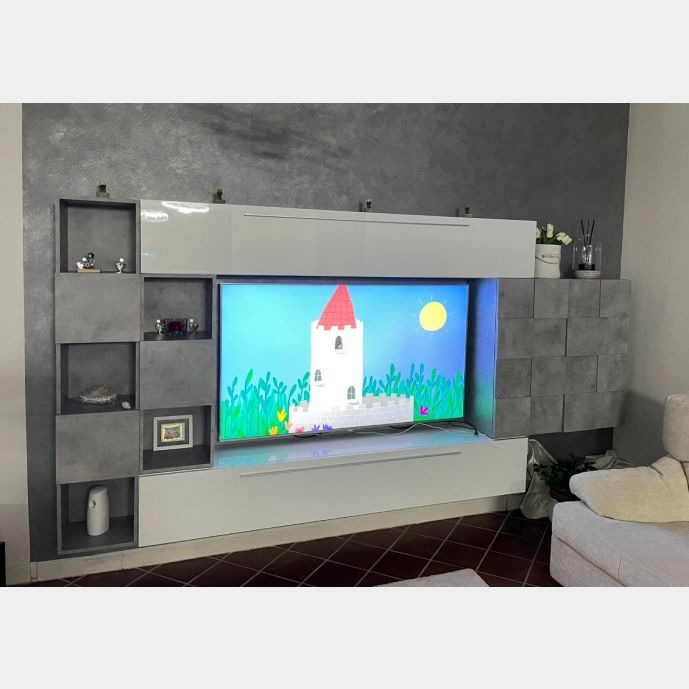 Moderna Parete attrezzata bianco lucido e Ossido
