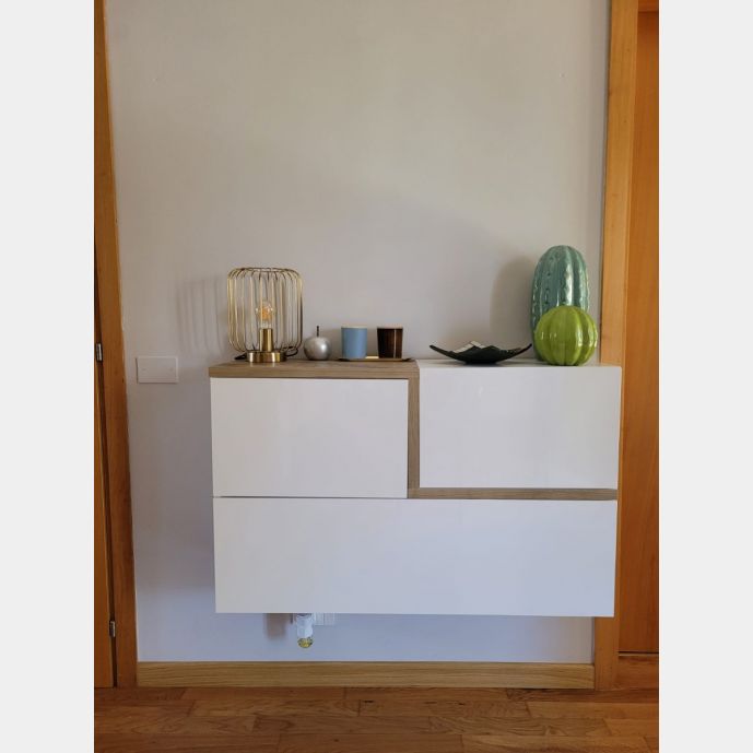 Economico Pensile sospeso con una ribalta e 2 ante in finitura Bianco lucido e Pero
