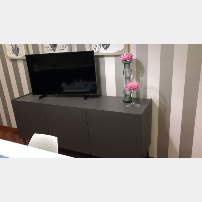 Mobile Credenza Moderna, Madia di design, 3 ante, Grigio Opaco con piedini