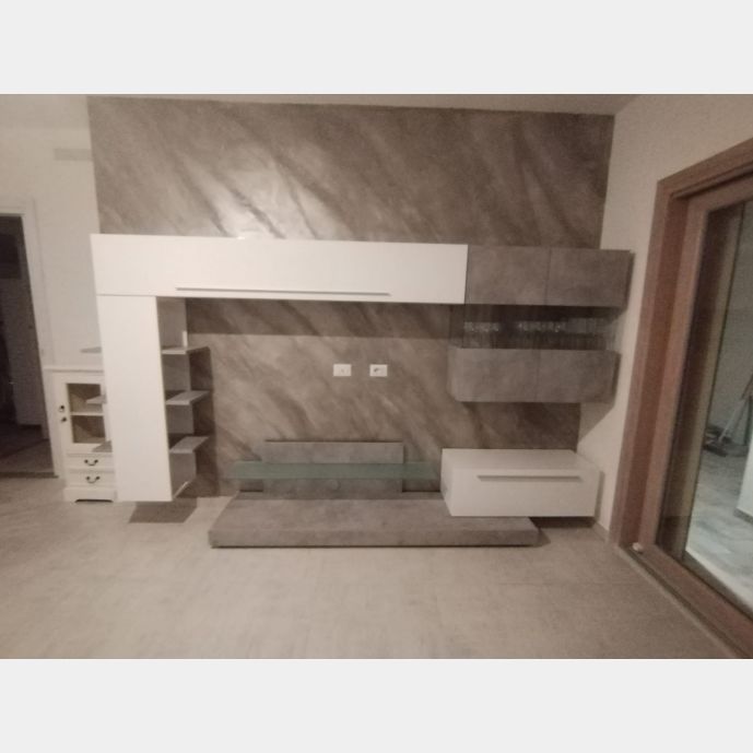 Conveniente Parete attrezzata moderna, finitura Bianco lucido e Cemento