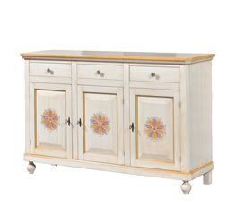 Credenza in legno avorio pennellato con decori, con 3 porte intagliata e 3 cassetti 158x103