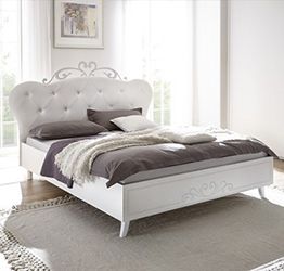 Letto moderno e di design, in legno e tessuto bianco