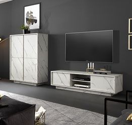 Sala moderna, effetto Marmo Bianco di Carrara, Madia Alta e Porta TV