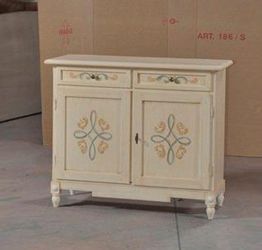 Credenza in legno finitura Avorio pennellato con decori, 2 porte e 2 cassetti 105x94