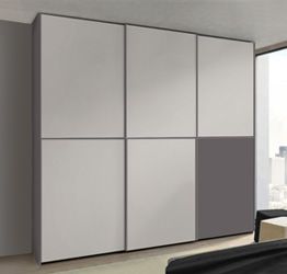 Armadio scorrevole a 3 ante finitura Grigio Dorian e Grigio titanio