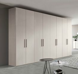 Armadio moderno 8 ante battenti, finitura Bianco altea, made in Italy