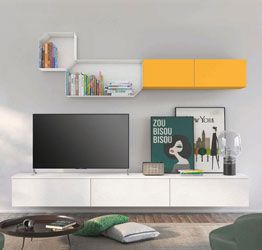 Parete attrezzata sospesa per zona living, rovere bianco e miele