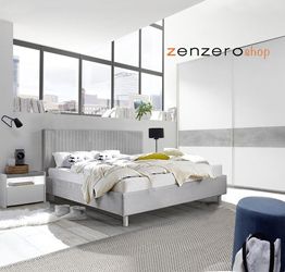 Camera matrimoniale con letto in tessuto grigio, comodini bianchi opachi e  armadio con fascia beton H.248