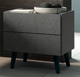 Coppia di comodini con piedini in finitura Metal grey