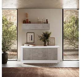 credenza con zoccolo grigio