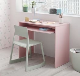 Scrivania moderna rosa con ripiano estrabile