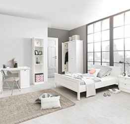 Camera matrimoniale completa di letto alla francese, Armadio 3 ante, comodino, finitura bianca