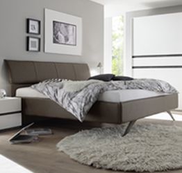 Letto imbottito Titanium in ecopelle Marrone