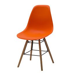 Sedia di Design Arancio con gambe in Legno, seduta in pvc