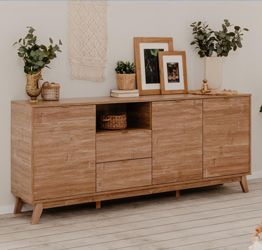 Madia di design in finitura bamboo con tre ante e tre cassetti 