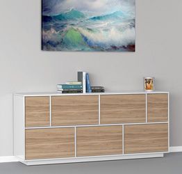 Credenza moderna con cinque ante a ribalta e due ante battenti, noce caracalla e bianco laccato lucido