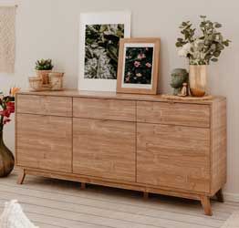 Credenza di design in finitura bamboo con tre ante e tre cassetti 