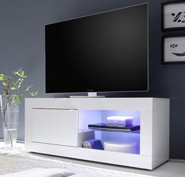 Mobile porta TV basso Baltik dal design moderno. Parete attrezzata moderna  con 2 ante bianco anticato e un ripiano, dimensioni 139x42xh53 cm.