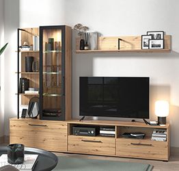 Parete con base tv vetrina e mensole finitura Rovere e Nero