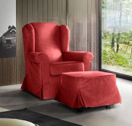 Poltrona di design in finitura Rosso antico con braccioli